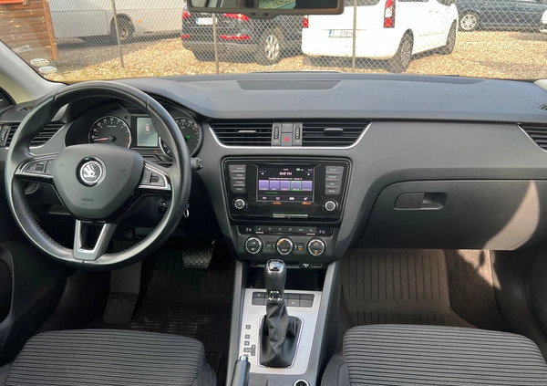 Skoda Octavia cena 46900 przebieg: 259000, rok produkcji 2015 z Krzeszowice małe 704